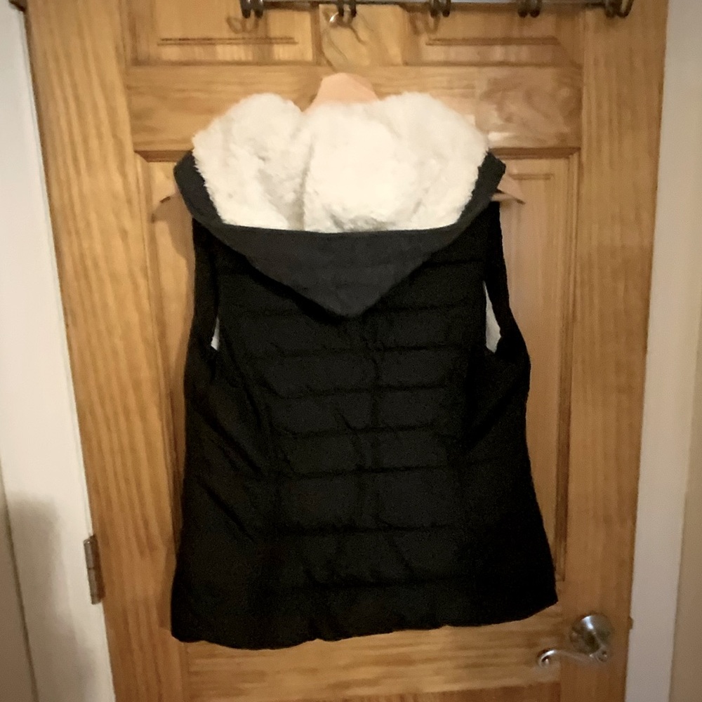 Hollister. Sherpa Lined Zippered Vest